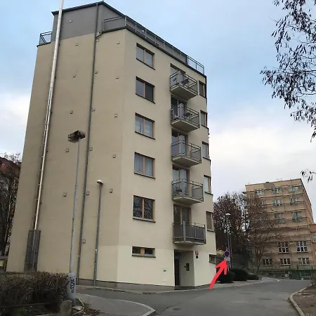 Cosy&sunny Flat, Center 10min, Park 3min, Baby Cot, Free Weekend Parking